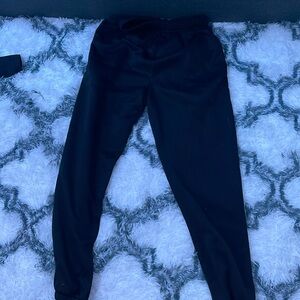 Amazon, Black, Medium